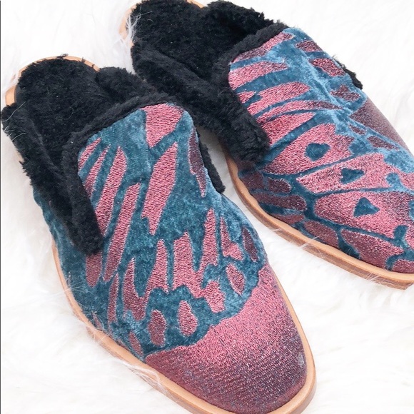 Free People Shoes - FREE PEOPLE butterfly slides brocade fur 37 7